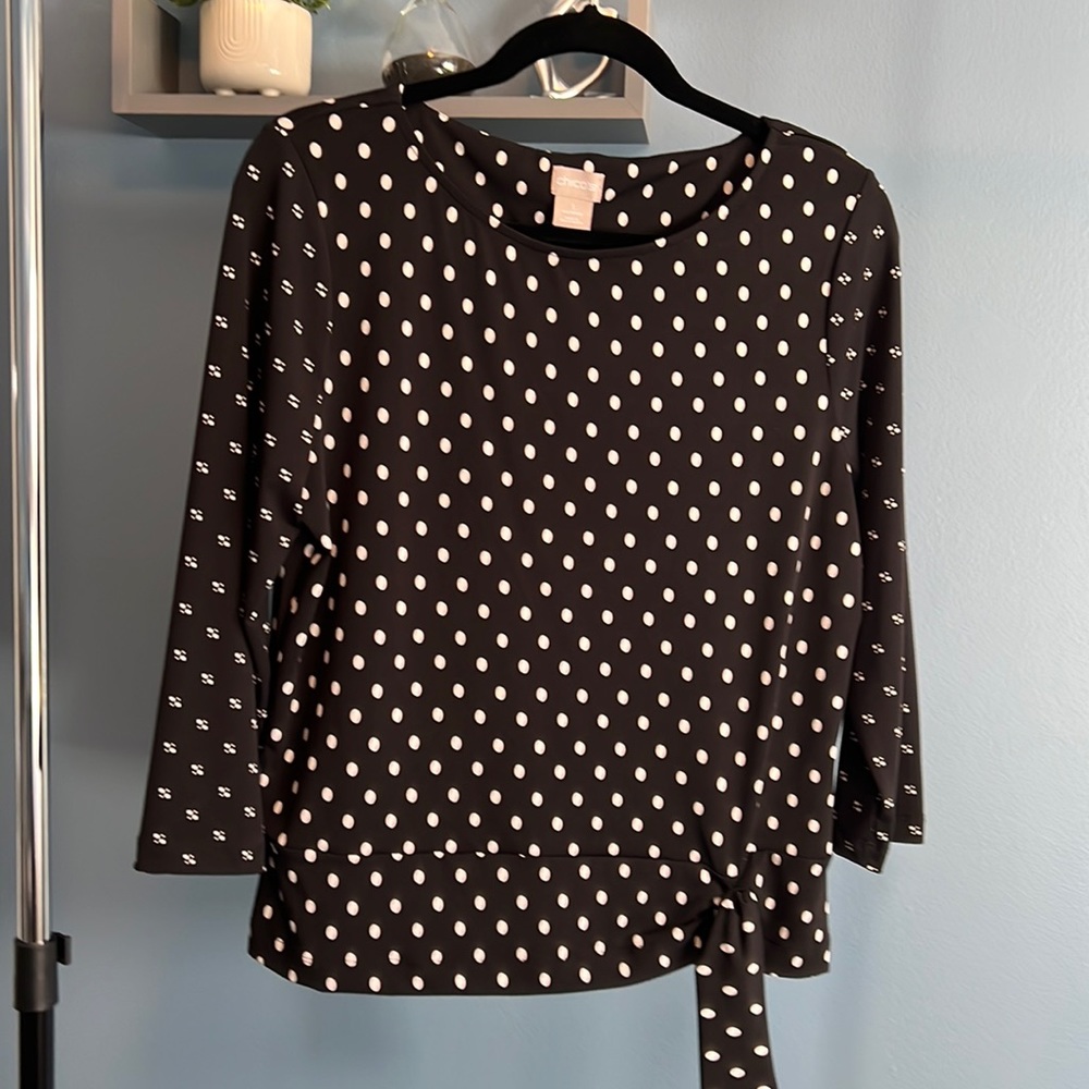 Chicos women’s black and white stylish boat neck blouse. Size 1 ( medium)